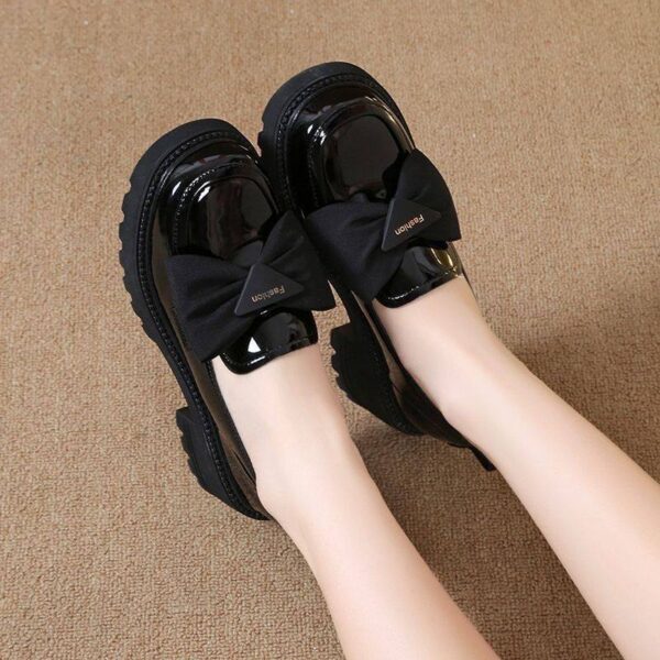 Soft leather glossy footwear (girls)