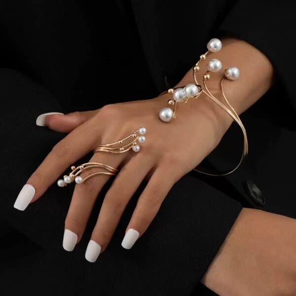 Tiwa bracelet with ring