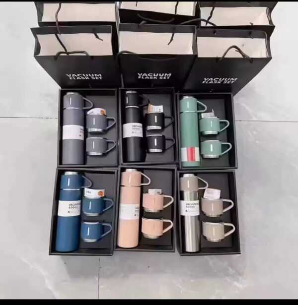 HIGH QUALITY 3IN1 STAINLESS STEEL VACUUM FLASK 500ML(COMES IN A BEAUTIFUL BLACK BOX)